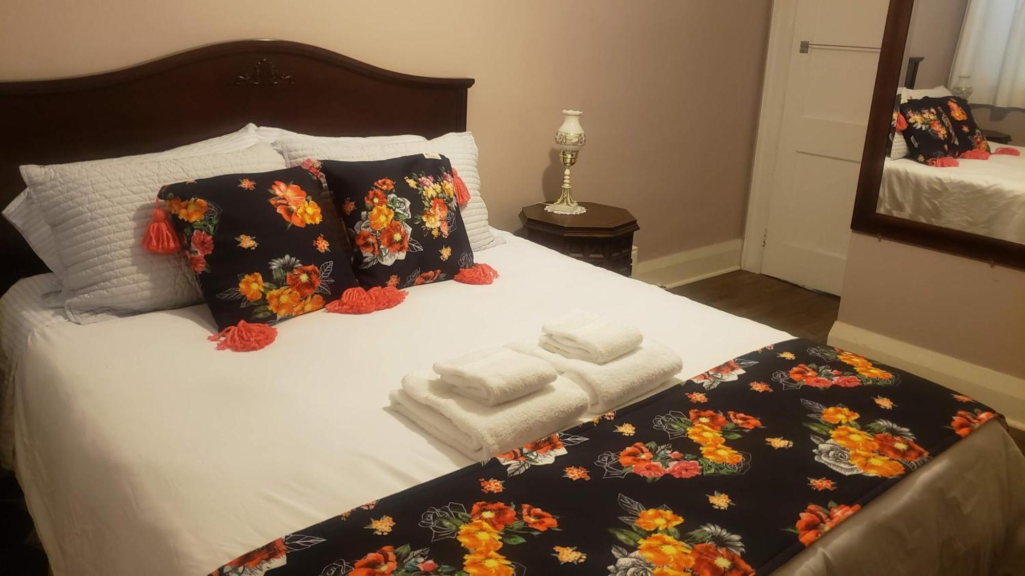 Blue Spruce Bed And Breakfast Muskoka Грейвенхерст Экстерьер фото